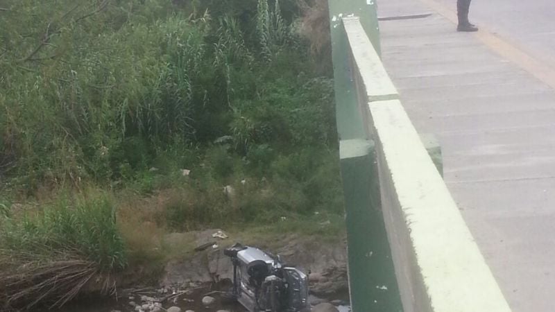 Conductor cayó al río en Tres Puentes