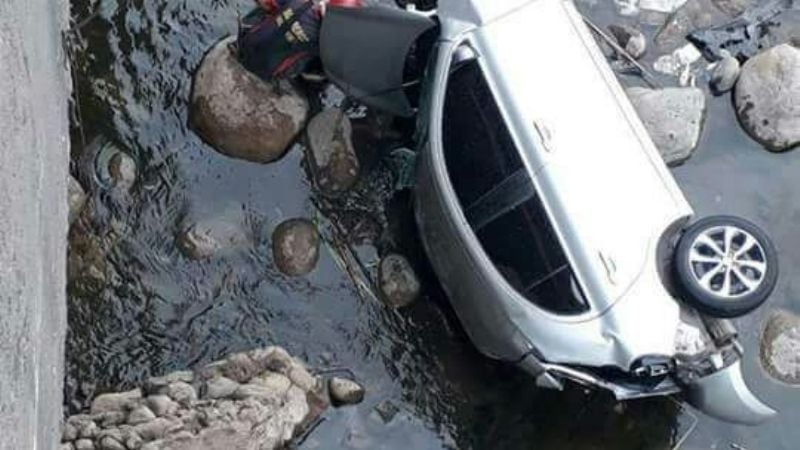 Conductor cayó al río en Tres Puentes