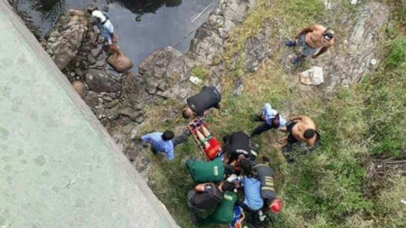 Conductor cayó al río en Tres Puentes