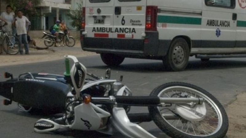 Policía protagonizó un choque con el móvil