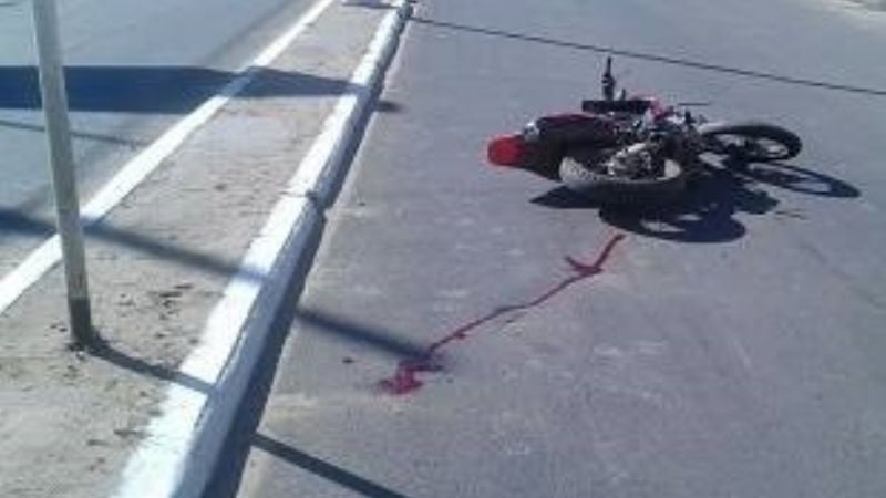 Joven herido tras caer de la moto