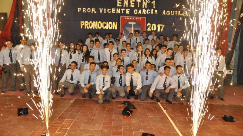La ENET Nº1 cerró el año despidiendo a sus egresados