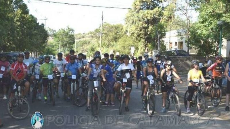 Los campeones de ciclismo-mountain bike en las Olimpiadas Policiales