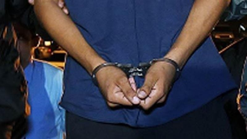 Tres sospechosos arrestados