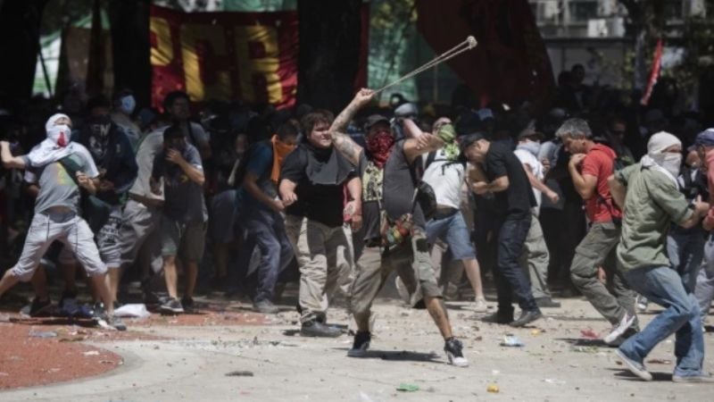 Gravísimos incidentes afuera del Congreso