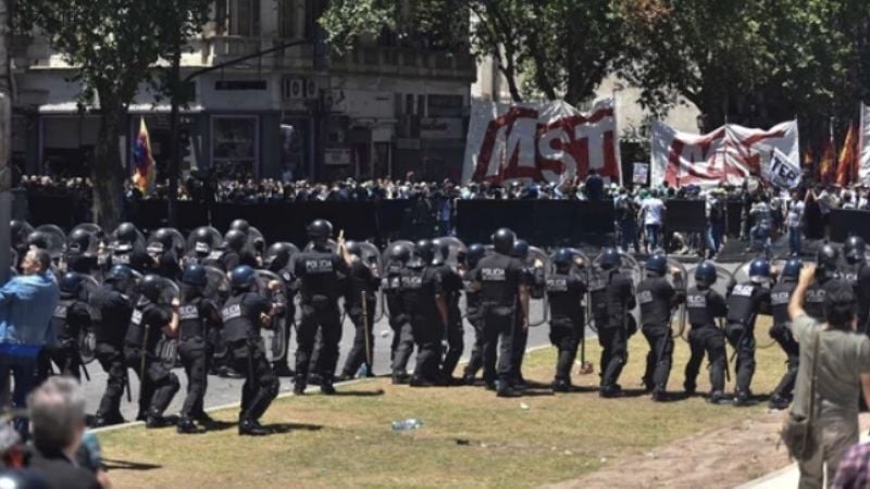 Gravísimos incidentes afuera del Congreso