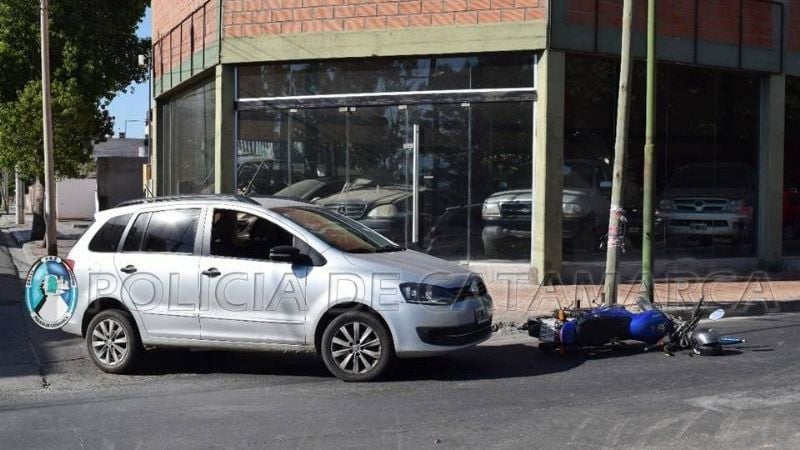 Chocaron un auto y una moto