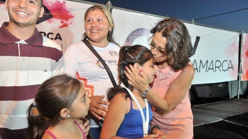 Lucía entregó otras 70 viviendas en Valle Chico