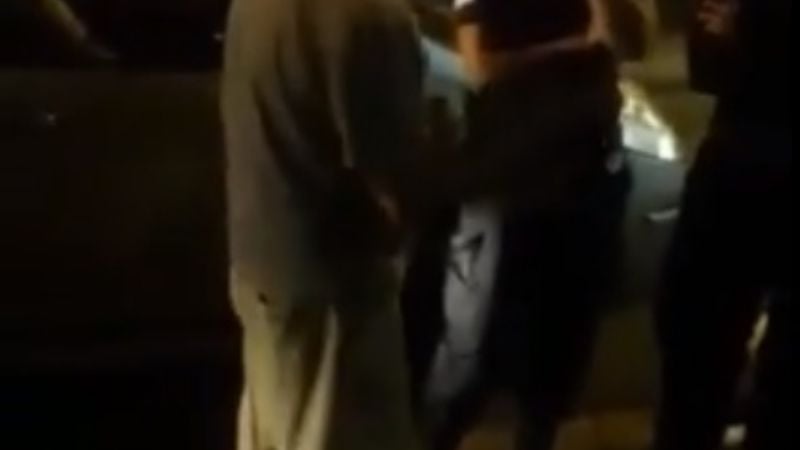 Abogado enfurecido con una mujer en plena calle