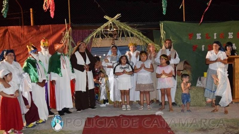 Policías realizaron un Pesebre Viviente