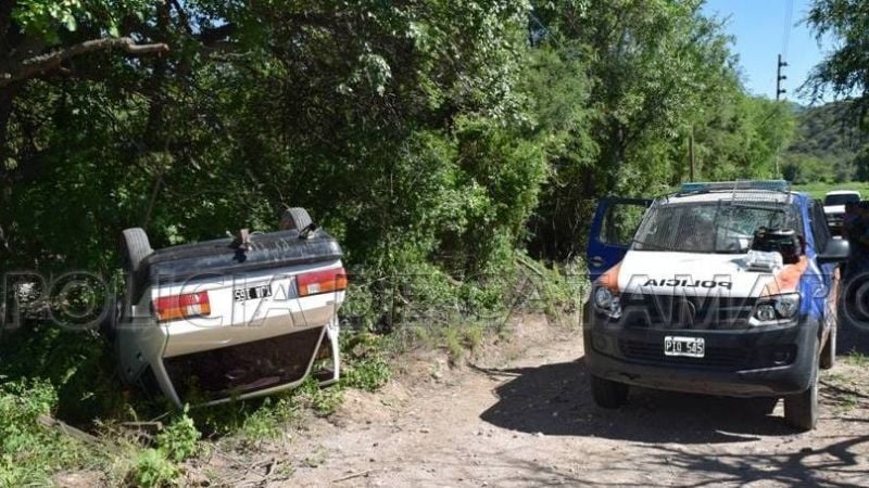 Emboscaron a policías, los atacaron y les sacaron armas