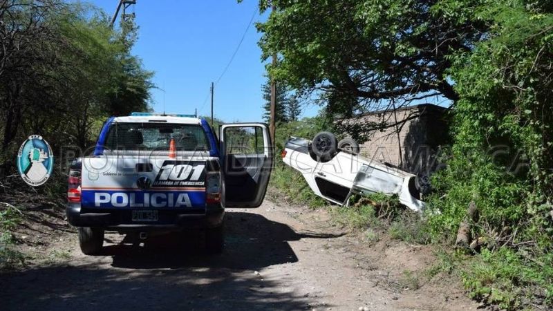 Emboscaron a policías, los atacaron y les sacaron armas