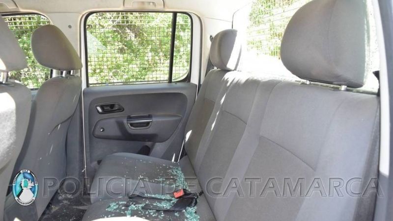 Emboscaron a policías, los atacaron y les sacaron armas