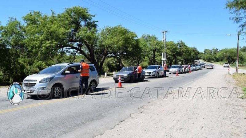 Estricto dispositivo de seguridad y controles vehiculares