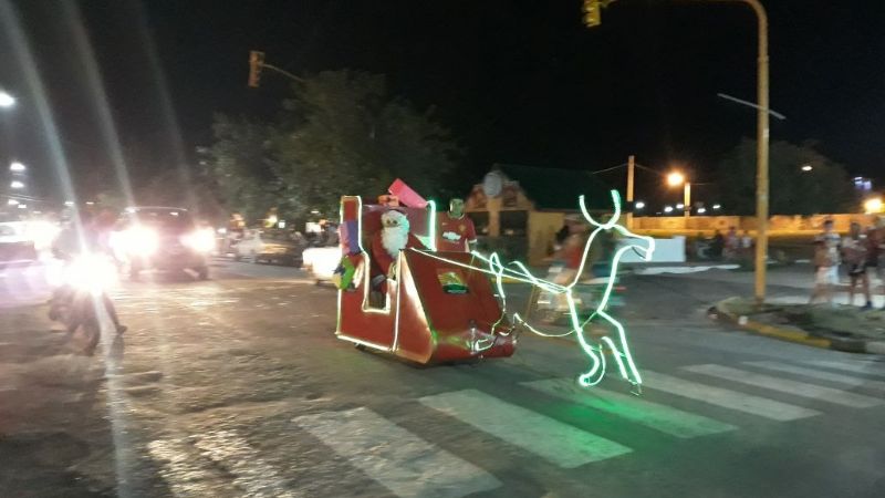 Papá Noel llevó alegría a los niños en Recreo