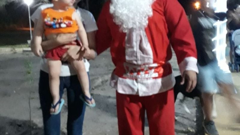 Papá Noel llevó alegría a los niños en Recreo