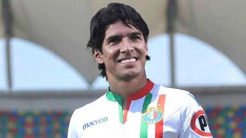 El “loco” Abreu, récord Guinness, llegó a su 26º club