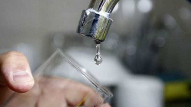 Problemas con el agua potable en el Oeste capitalino