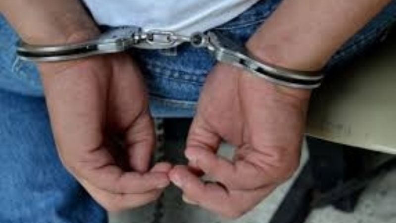 Aprehenden a un hombre por golpear a una joven