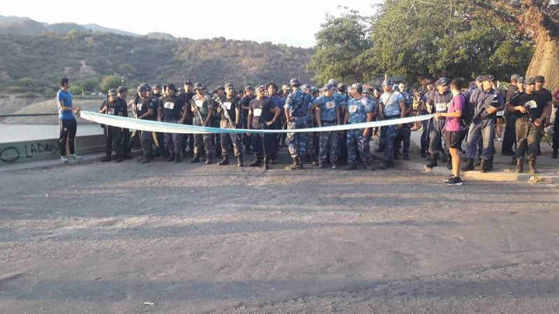 Policías “coparon” el dique El Jumeal