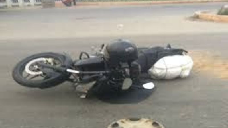 Joven en moto derrapó en Las Juntas