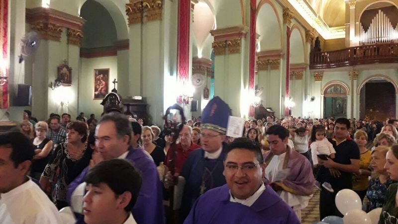 Homenaje de los niños a la Virgen del Valle