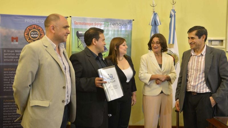 Entrega de aportes para fomentar la energía renovable