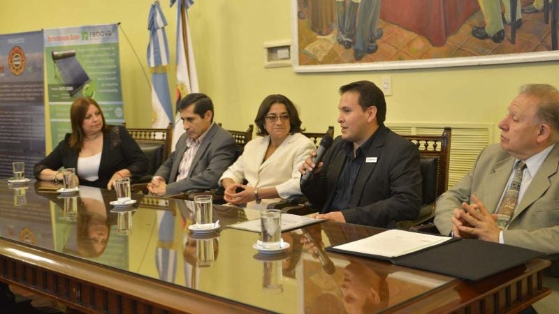 Entrega de aportes para fomentar la energía renovable