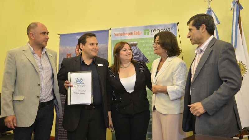 Entrega de aportes para fomentar la energía renovable