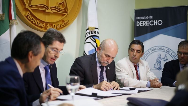 La UNCA firmó convenios con la Universidad de Perugia