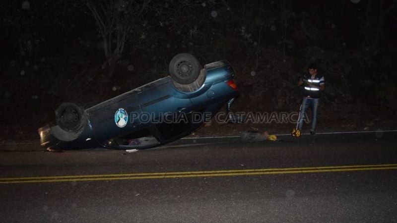 Volcó un auto en la zona Oeste de la Capital