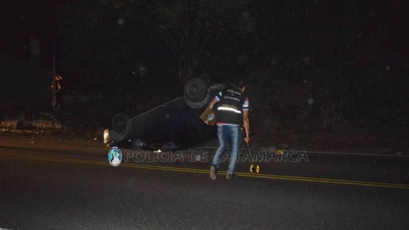 Volcó un auto en la zona Oeste de la Capital