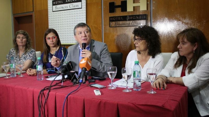 “Nuestro compromiso fue ir incorporando gradualmente todos los precarizados”