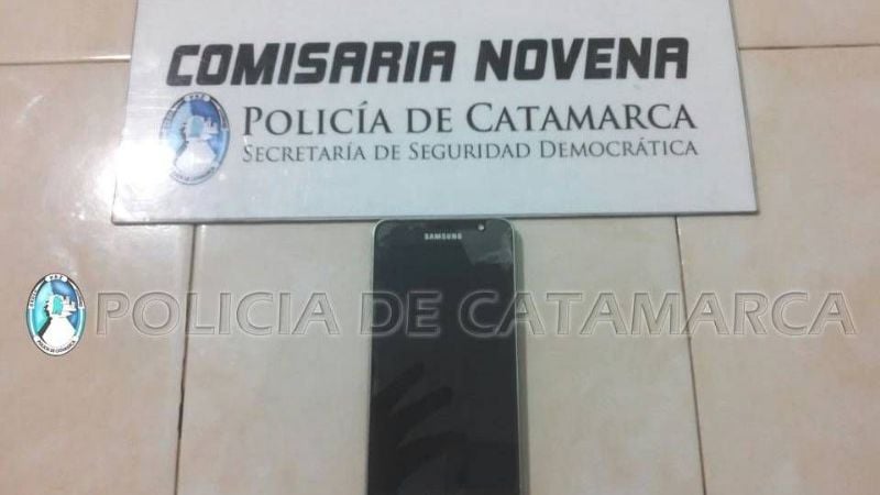 Compró un celular robado y lo llevó a la comisaría