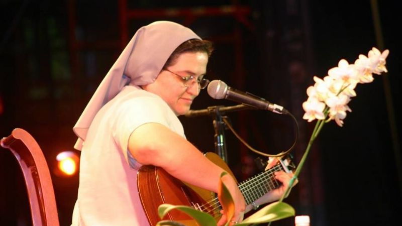 Todo listo para el Recital de Oración de la Hermana Glenda