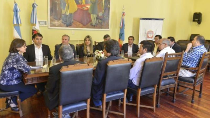 La Gobernadora se reunión con senadores del FPV