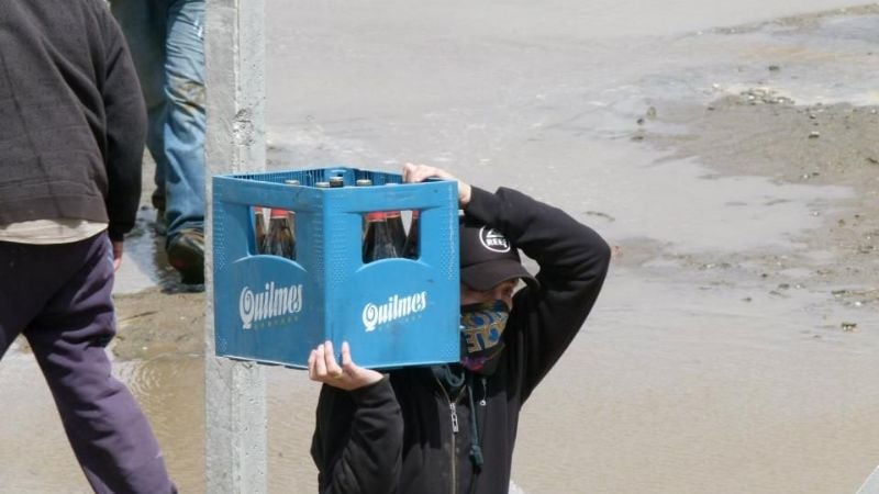 Quiso robar un cajón de cervezas y le salió mal