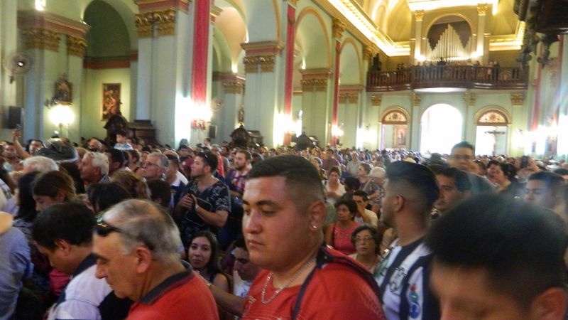 El Ejército llegó corriendo a rendir honores a la Virgen