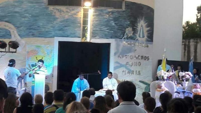 Recreo caminó junto a María