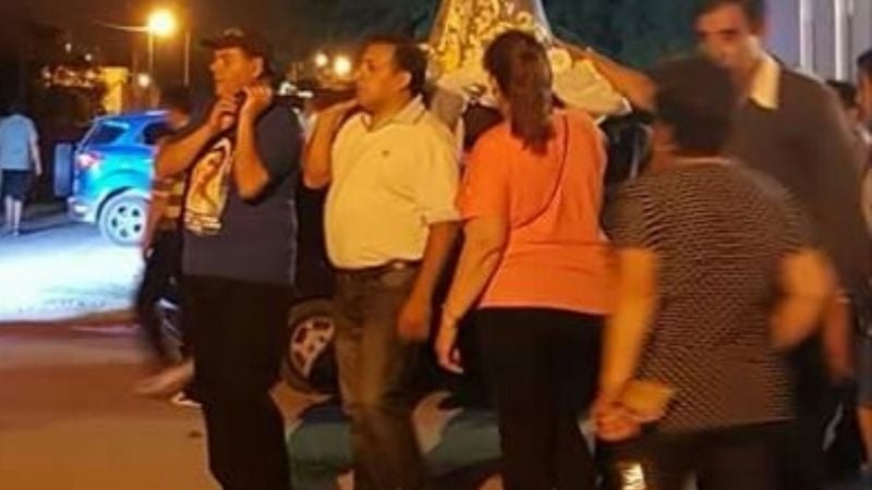 Recreo caminó junto a María