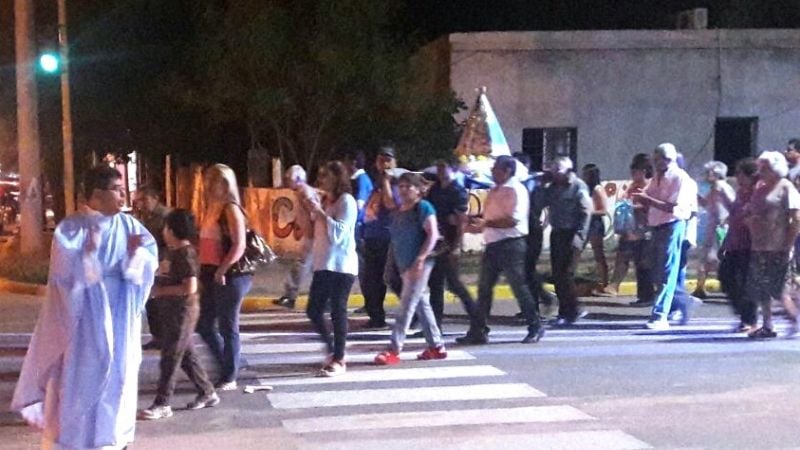 Recreo caminó junto a María