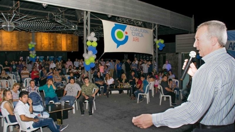 Pensando en 2019: proponen a Manzi como candidato a gobernador