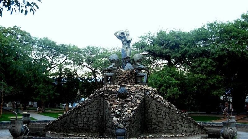 Desorden en la Plaza del Aborigen