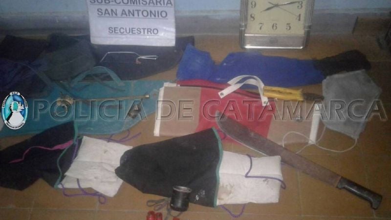 Arrestado por utilizar su casa para riñas de gallos