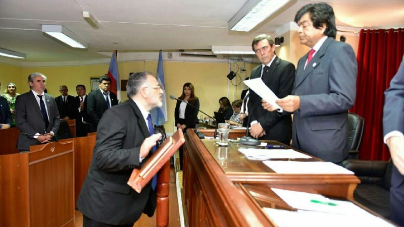 Solá Jais es el presidente provisorio del Senado