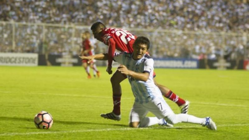 Atlético Tucumán empató 2 a 2 con El Nacional de Ecuador
