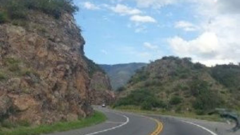 Chocó contra una montaña en la Cuestecilla de El Portezuelo