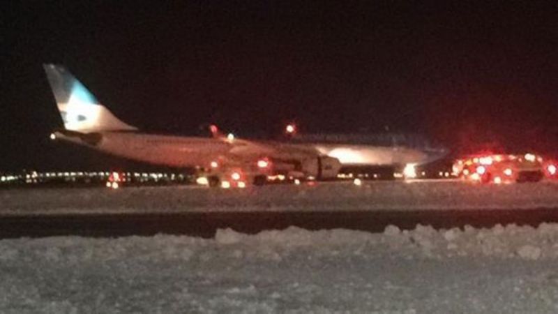 Un avión de Aerolíneas se prendió fuego en el aeropuerto JFK de Nueva York