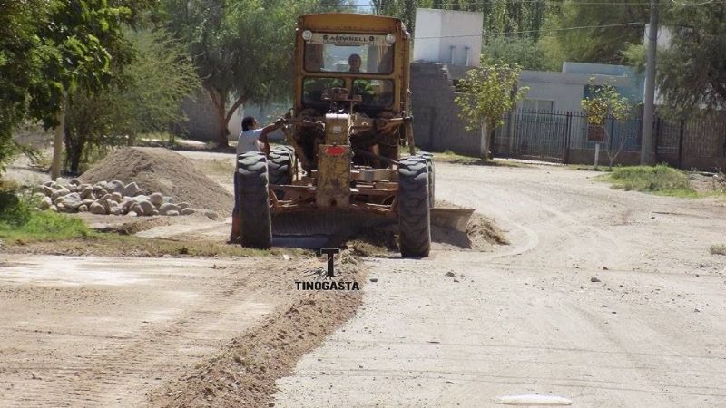 Mantenimientos de calles aledañas al centro de Tinogasta