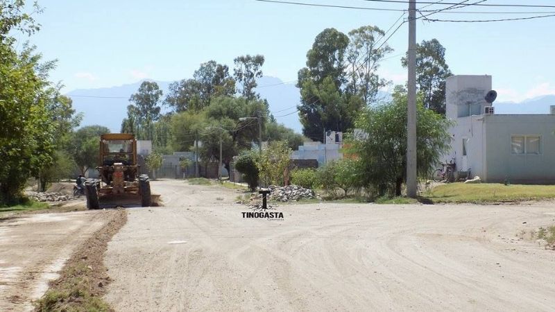 Mantenimientos de calles aledañas al centro de Tinogasta